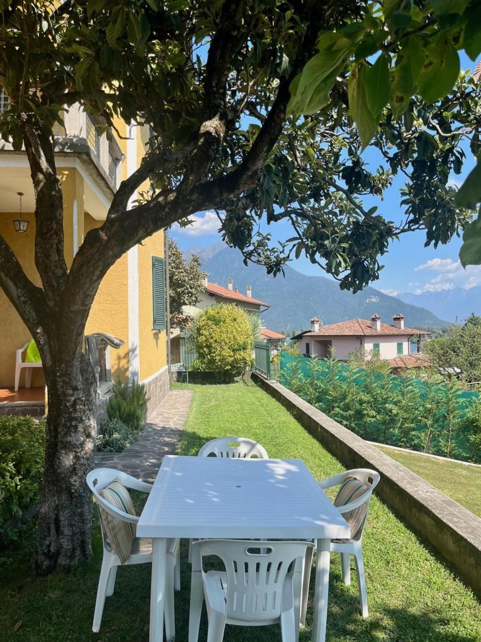 Casa Gialla Gera Lario Exteriér fotografie